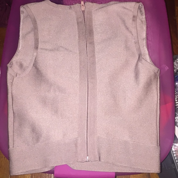 Charlotterusse Cream short shirt. - Picture 4 of 6